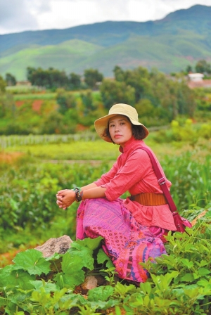 海男 生命的绽放与完成2014年05月24日 星期六06 云之美·花潮_ 云南日报_云南网