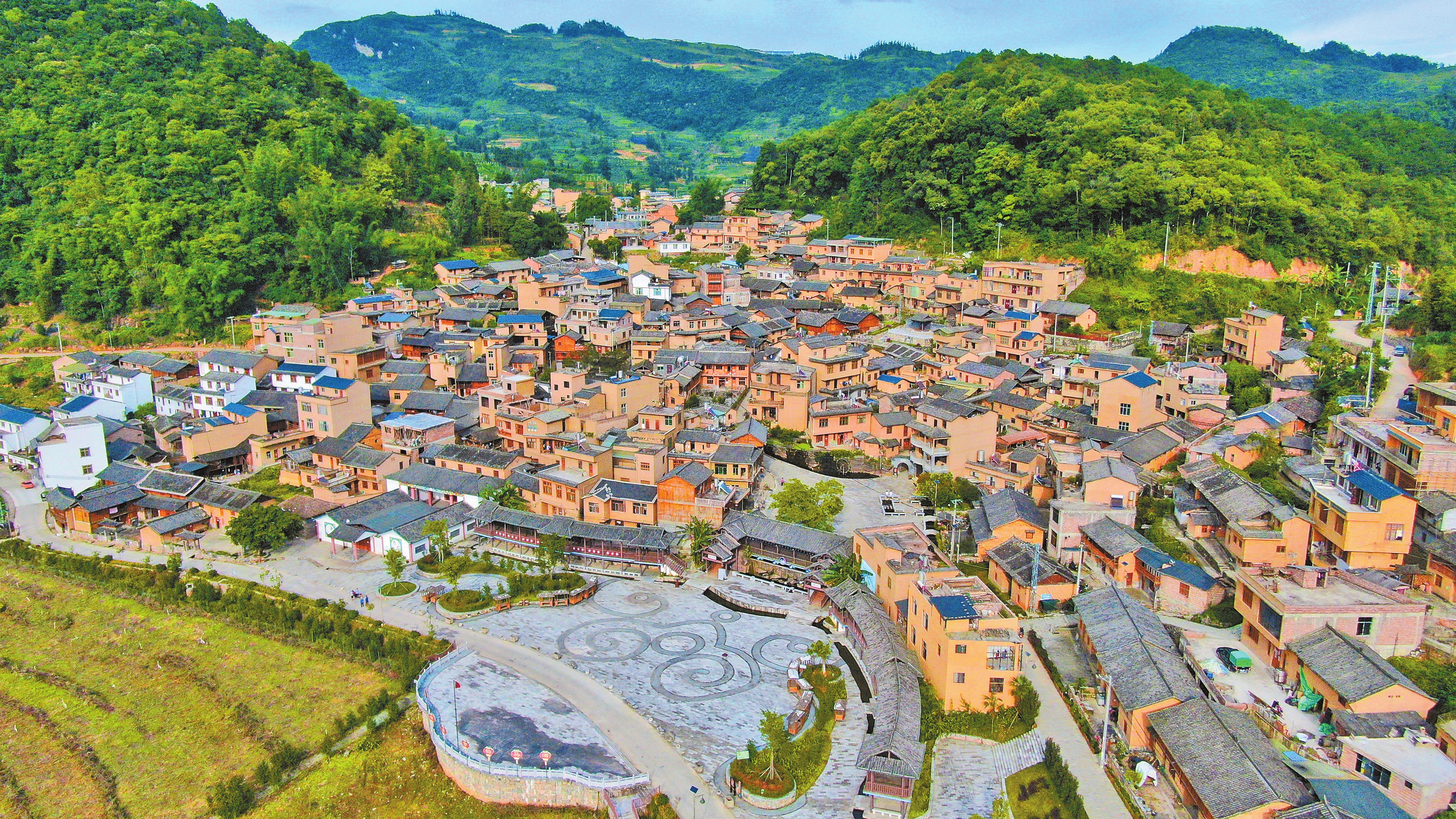 文山州:借“千万工程”经验 育乡村治理新机